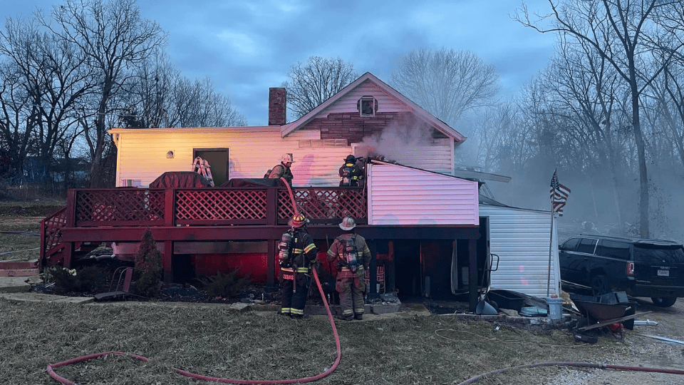 Firefighters Battle Residential Blaze in De Soto